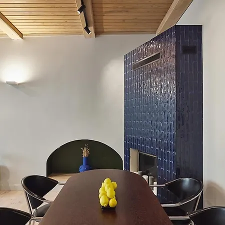 Artistic 2br In The Heart Of Old Town